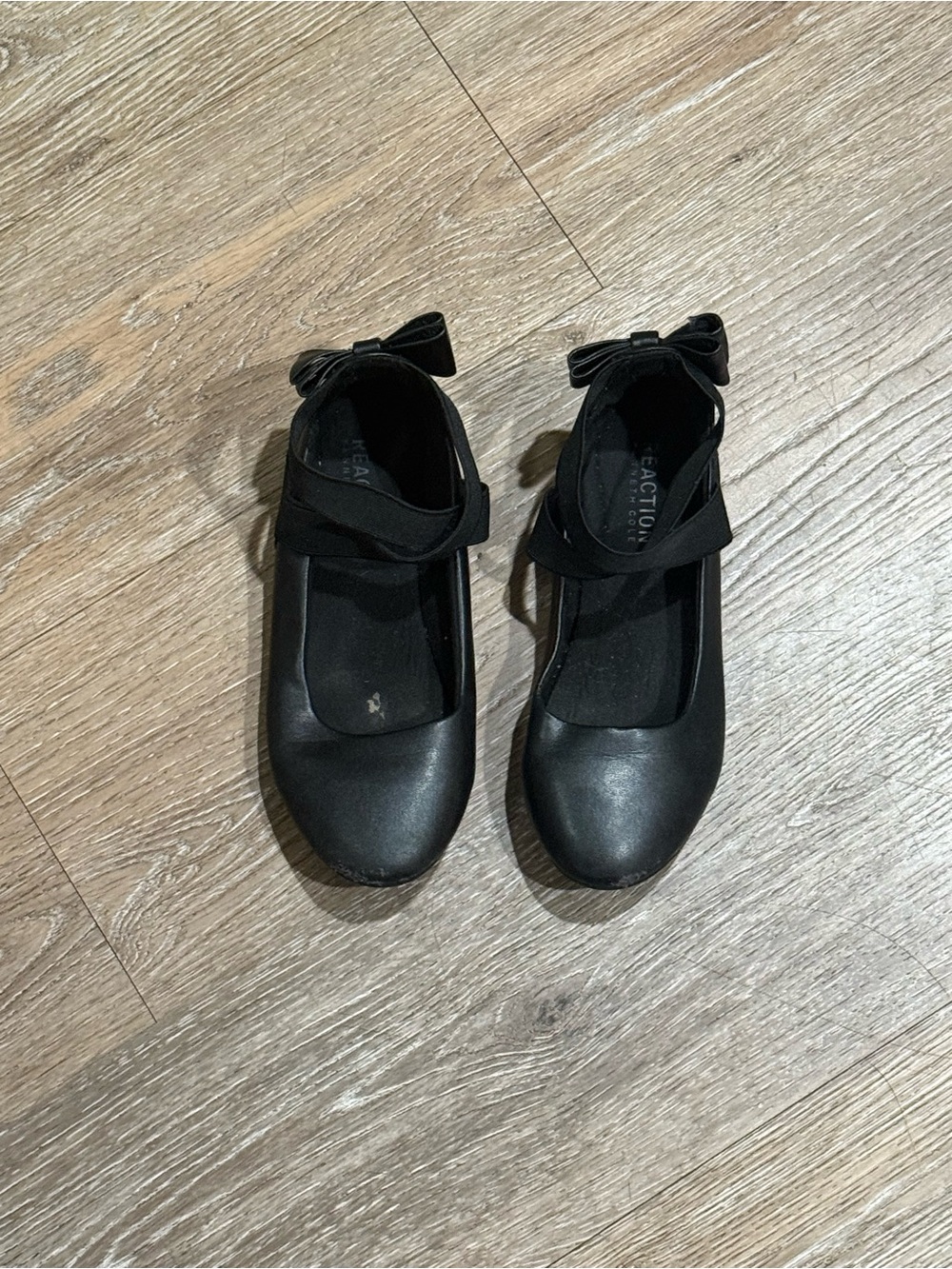 Reaction Kenneth Cole Black Bow Ankle-Strap Flats